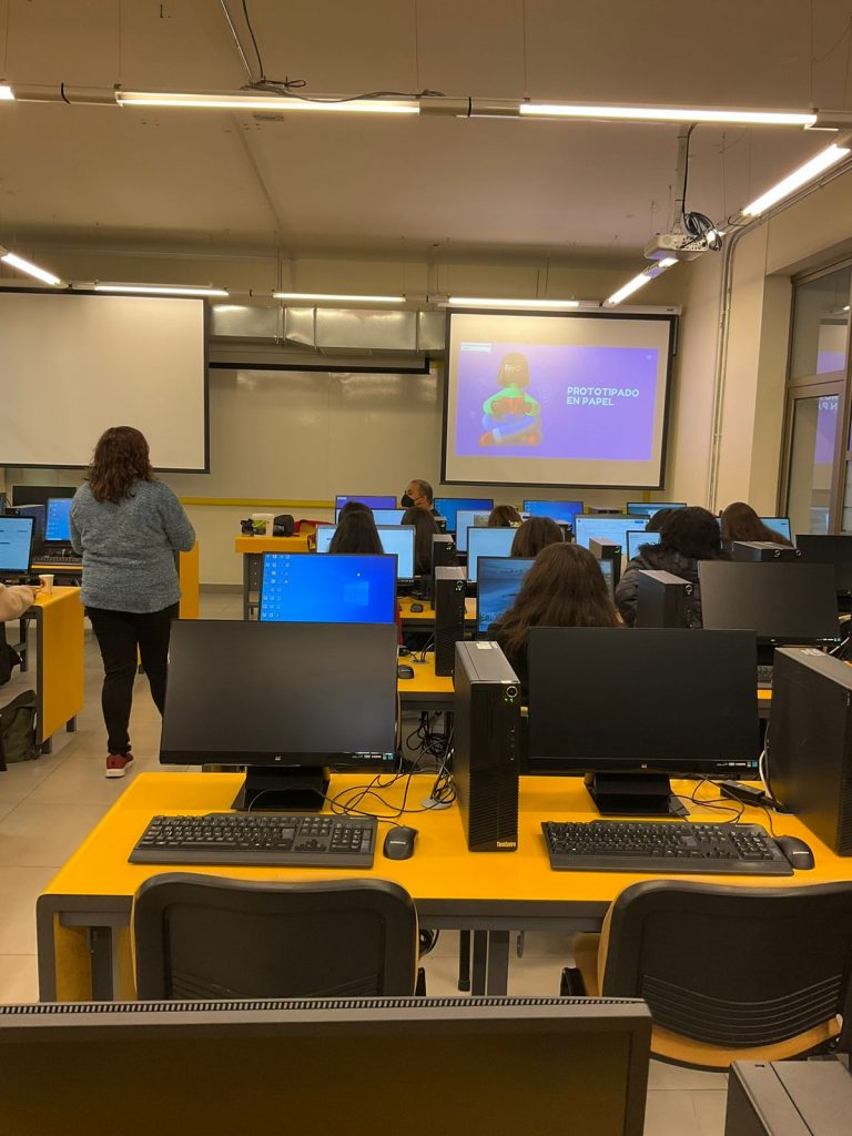 Programa Gratuito de TechNovation Girls Chile